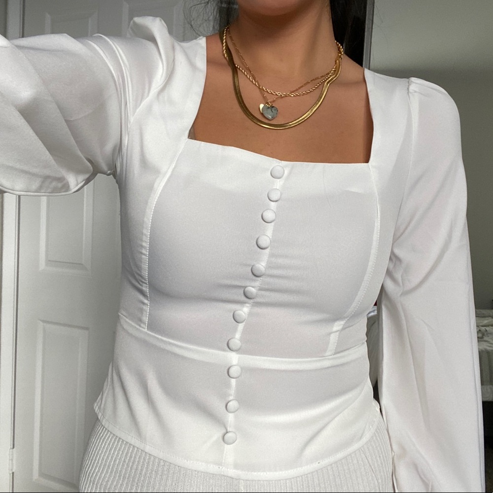 Cute princess top with balloon sleeves